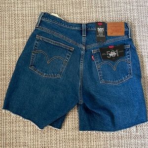 Levi’s 501 mid thigh shorts